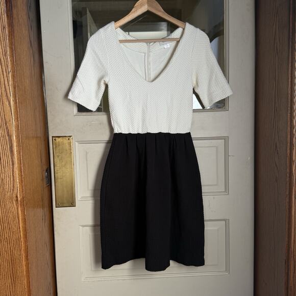 Ganni Black White Textured Knit Dress Short Sleeve Size Small Mod Retro V Neck - Picture 1 of 6